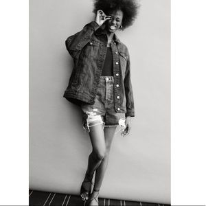 ❗️FINAL SALE❗️ZARA High rise ripped shorts